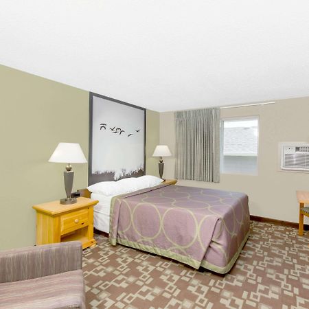 Super 8 By Wyndham Kearney Motel Exterior photo