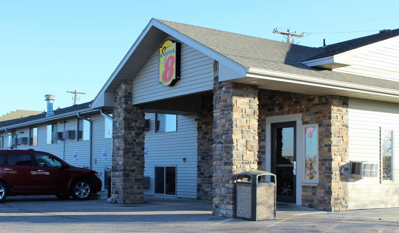 Super 8 By Wyndham Kearney Motel Exterior photo